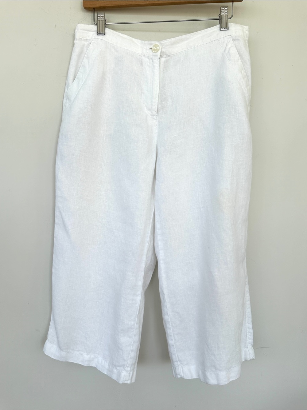 L.L. Bean White Linen Blend Capri Pants - Classic Straight Fit, 💯 Linen, Petite - Picture 4 of 13